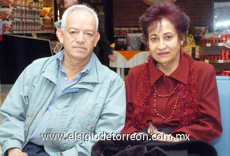 1002007 
 Jorge Ramírez y Gloria de Ramírez viajaron a la Ciudad de México
