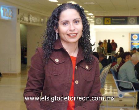 1002007 
 Lidia Rodríguez viajó con destino a Villahermosa Tabasco