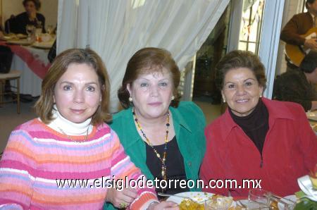 12022007
Tata de Fernández, Cristina C. y Jeny Alvarado.