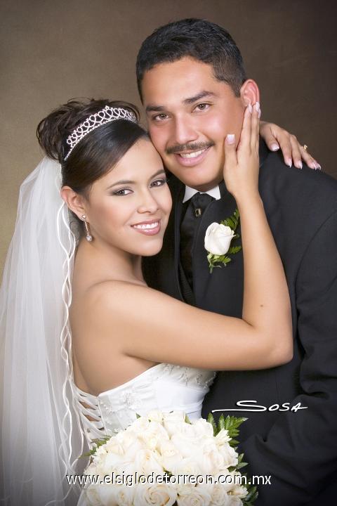 Lic. Hugo Iván Casanova Martínez y Lic. Tania Patricia Quiñones Zamora contrajeron matrimonio en la capilla del Señor de la Resurrección del Centro Saulo, el 22 de diciembre de 2006.



Estudio: Sosa
