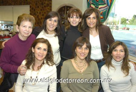 14022007
Lourdes de Babún y Miriam de Juan festejaron sus respectivos cumpleaños junto a sus amigas Teraly Dorantes, Adriana de González, Ivette de Martínez, Blanca de Giacomán y Rosita de Marcos.