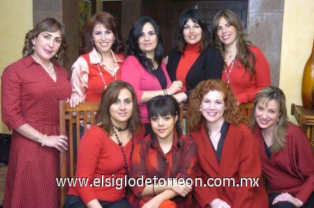 15022007
Susana de Boehringer, Elisa de Milán, Gaby Santos, Mayra Ochoa, Ana Isabel Quintanilla, Mónica Morales, Rocío del Río, Marcia Lozano y Anahida de Ramírez disfrutaron de una alegre reunión.