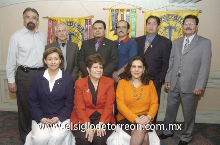 18022007 
Gabriela García, Arturo Andrade, Mariano Briceño, Paulino González, Nicolás Martínez y Alejandro Ramírez, del Club Palabra y Pensamiento.