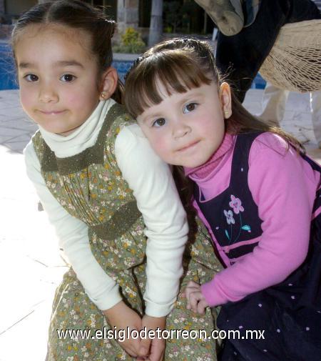 11022007 
Alejandra Ríos e Isabela González.