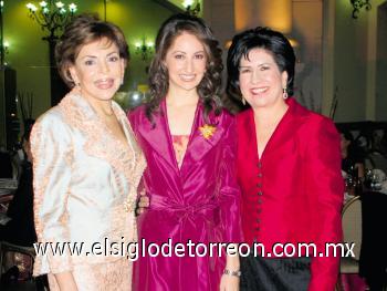 María Teresa Quintero de Cantú, Sophia Martín Bello y Bertha Bello de Martín.