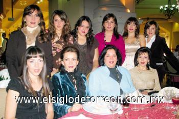 Pitty Q. de Orduña, Luly Q. de Boehringer, Lupita Q. de Villalobos, Rebeca Q. de Mijares, Susana Quintero, Bárbara Dueñes de González, Rebeca Mijares, Laura Quintero, Rosy de Mijares y Tere de Mijares.
