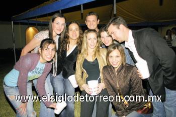 Laila Murra, Hilda Calderón, Ale Villalobos, Gaby Villarreal, Miguel Cepeda, Vanesa Valdepeñas, Chipo Cepeda y Carla Romo de Robles.