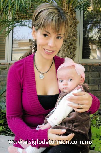Sabina Rubio de Sobrino y María Sobrino Rubio.