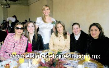 María Dabdoub de Dávila, Jessica SotoLuján, Ana Paula Ledesma, Melissa Mijares, Cecilia Iriarte y Cristina Reza de Bazzoni.