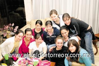 Naty Garza, Daniela macias, Marisofi Fernández, Marcela Jaime, Paulina Macias, Pamela Torres, Maricarmen Fernández, Ale Marcos, Bárbara Treviño y Paulina Madero.