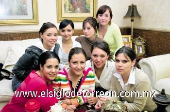 ¡VIVA LA AMISTAD
Lili Ríos, Grace de la Garza, Malena Romo, Alina Murra, María Elena Robles, Dayis Anaya, Rocío Aguilar y Marros Zermeño.