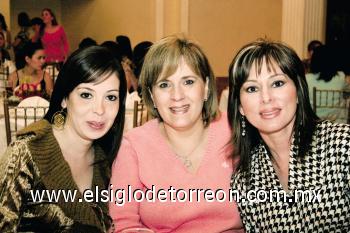 Belinda Villarreal de Ortueta, Nina Eraña de Sáenz y Pilar Ortueta de Revuelta.