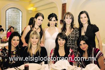 Ana Sofía González, Ana Lucía Cepeda Sáenz, Sofía Zarzar de Kuri, Paty Llama, Mariana Sánchez de Manjarréz, Regina Ortiz, Karla Martínez y Alejandra Batarse