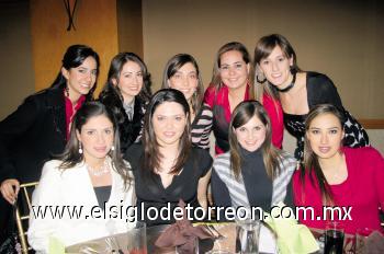 Julia Peña, Sophia Martín, Velina M. de Salinas, Sofía Arriola, Titi Sánchez, Laura B. de Salazar, Rosario Chaib, Ale M. de Papadopulos y Priscila M. de Murra.