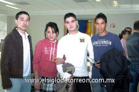 23022007 
César Jaidar y Pedro Rodríguez viajaron a Chicago, los despidieron Azalea y Sael.