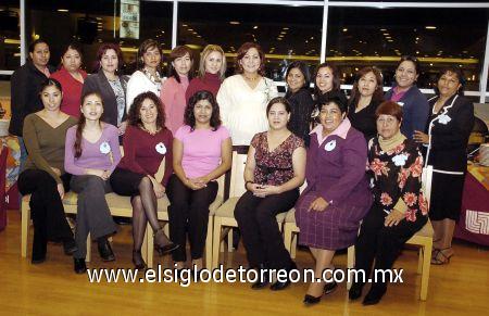 23022007 
Marisol García de Pineda recibió muchas felicitaciones con motivo del cercano nacimiento de su bebé, en las fiesta de canastilla que le ofrecieron.