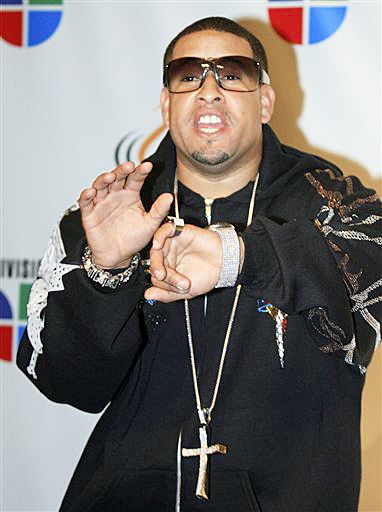 El cantante de reggaeton, Voltio  posó para las cámaras.
