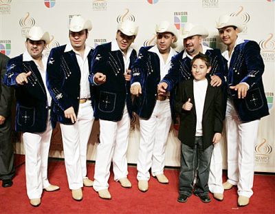 Una de las sorpresas de la noche fue el Grupo Montez de Durango, que aspiraba a obtener cinco premios y se tuvo que conformar con uno solo, al mejor artista duranguense.