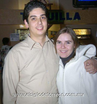 21022007
Memo Camarillo y Marcela García de Alba.