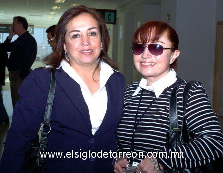 27022007
Liz Andrade arribó a La Laguna procedente de la Ciudad de México y la recibió Tere Arrañaga.