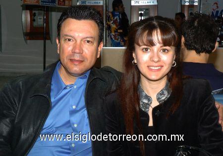 27022007
Selene Rosales y Carlos Rovira viajaron a México.