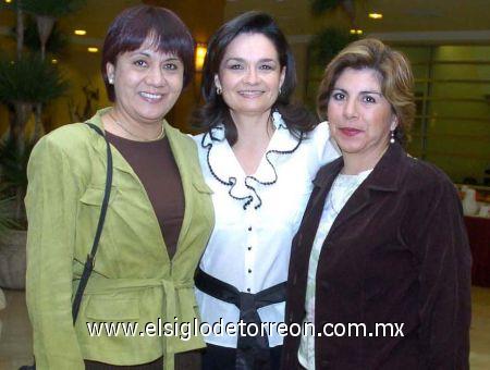28022007
Reyna de Cruz, Verónica de Arias y Leticia de Esperón.