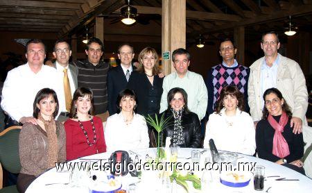 28022007
Gaby Murra, Rocío Jiménez, Claudia Casanova, Genoveva Garza, Maribel Jiménez, Maylen Rodríguez, Jorge Montaña, Gilberto González, Armando Carlos, Beatriz Mijares, Luis Arenal, Rúben Cruz, José y Aniceto
