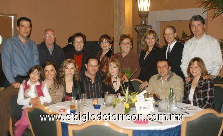 28022007
Juan Pablo y Ana Silvia , Víctor Echeverría, Enrique e Isadora , Enrique y María Elena , Luis y Bety, Ricardo y Paty , Tere Arenal, Marilú Kuster, Marcelo y Mary r, Humberto y Mayté.