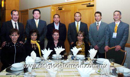28022007
Óscar López, Francisco, Griselda Chávez, Steven Olivella, Miguel Ángel Barocio, Amilcar Peniche, Claudia Saldaña, Silvia Olazábal, Rodolfo Torres y María Pons.