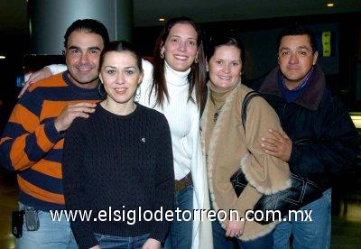 07032007
Ingrid y Roberto Soto, Liliana y Fernando Giacomán y Celina de Cruz.