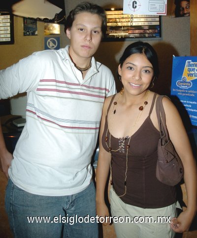 04042007
Gilberto Rodríguez y Mirna Morales.