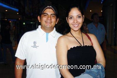 01082007
Arturo Rodríguez y Karla López