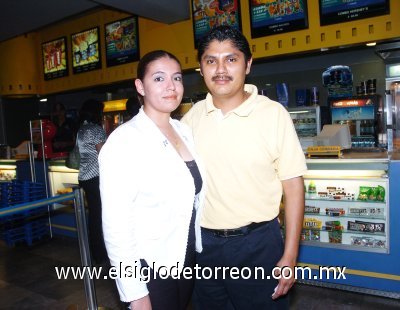 01082007
Roberto Contreras y Wendy Novoa.
