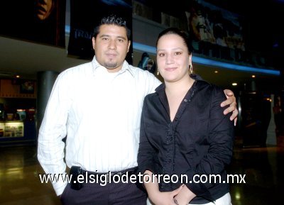 01082007
William Rodríguez y Daniela Ruiz.