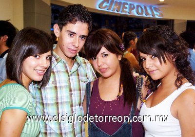 06082007
Giovana de la Torre, Daniel Amozurrutia, Fabiola Fonseca y Andrea Fonseca.