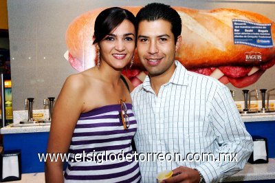 12092007
Edwin Doria y Karla Ramón.