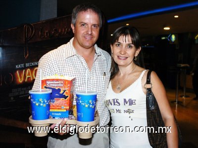 19092007
Roberto González Lobo y Susana Grageda de González.