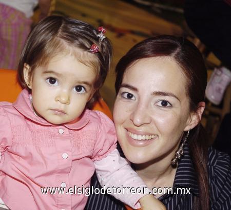 02032007 
Marisol Taboada y María René Domínguez.