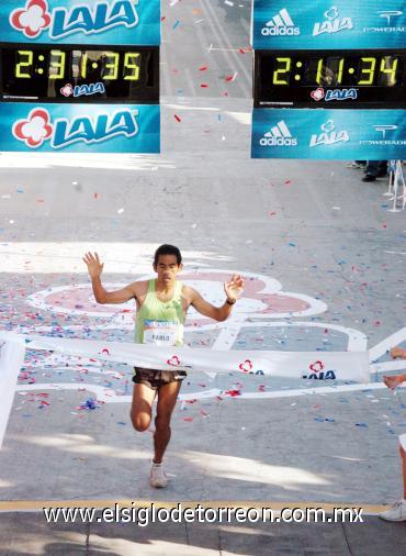El mexiquense Pablo Olmedo se convirtió en campeón del Maratón Internacional Lala 2007, al ganar la XIX edición de esta competencia con dos horas, 11 minutos y 34 segundos, tiempo superior al récord vigente, de dos horas, diez minutos y 57 segundos.