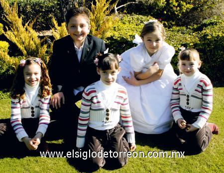 03032007
Isabela y Xander junto a sus primos Luciana, Ivanna, y Aitana Arriaga Delgado.