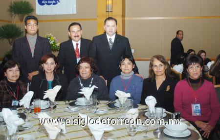 01032007
Paty Quistián, Rosario Ávalos, Carmen Wong, Blanca Enríquez, Yolanda Jaramillo, Guadalupe Téllez, Antonio Pérez, Luis Mesta y Orlando López.