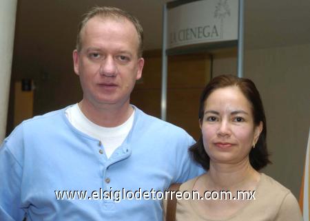 01032007
Manuel Valenzuela y María Elena Guerrero.
