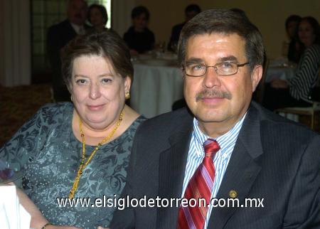 01032007
María de la Luz Cosío de Noyola y Carlos Uriel  Noyola Cedillo.