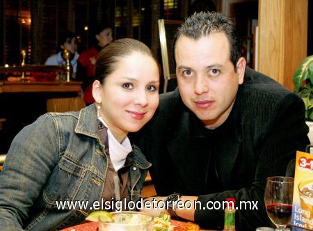 03032007
Mary Tere Tiznado y Óscar Farías.