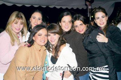 Regina Ortíz, Margarita Martínez, Ana Rosa Pérez, Karla Martínez, Paty Llama, Ale Batarse y Ana Sofía González.