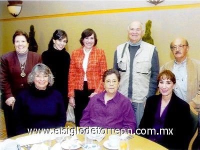 Atractivas promociones
Guadalupe Cansino, Rosana Celayo, Marcela Carrete, Romualdo Segovia, Manuel de la Mora, Elba Ceberian, Beatriz Rosas y Patricia Tueme.