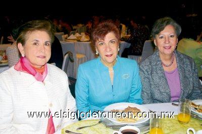 Martha A. de Pérez, Chacha M. de García y Laura M. de Martínez.