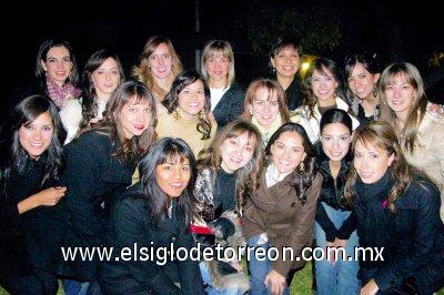 Alma Cantú, Susy Estrada, Gaby Villarreal, Marala Sánchez, Ana Elisa Lastra, Amy y Lilia Reyes, Julia Peña, Any García, Leslie Hernández, Karla Nuño, Sofía Zarzar, Sandra Pineda, Cynthia Saucedo, Marcela Foglio, Lizeth Giacomán y Ale Castañeda.