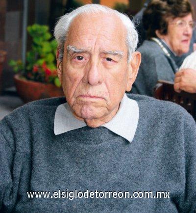 FESTEJA SUS 90 AÑOS
Mariano Barraza Torres.