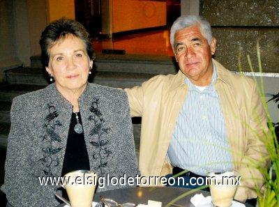 Ana Elisa Camacho de Lastra y Gustavo Lasta Durán.